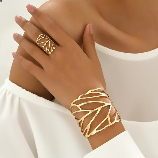 A Set of Two Pieces Featuring Creatively Designed, Exaggerated Hollow Leaf-Shaped Jewelry, Including an Adjustable Ring And Bracelet, Perfect for Everyday Wear And Parties